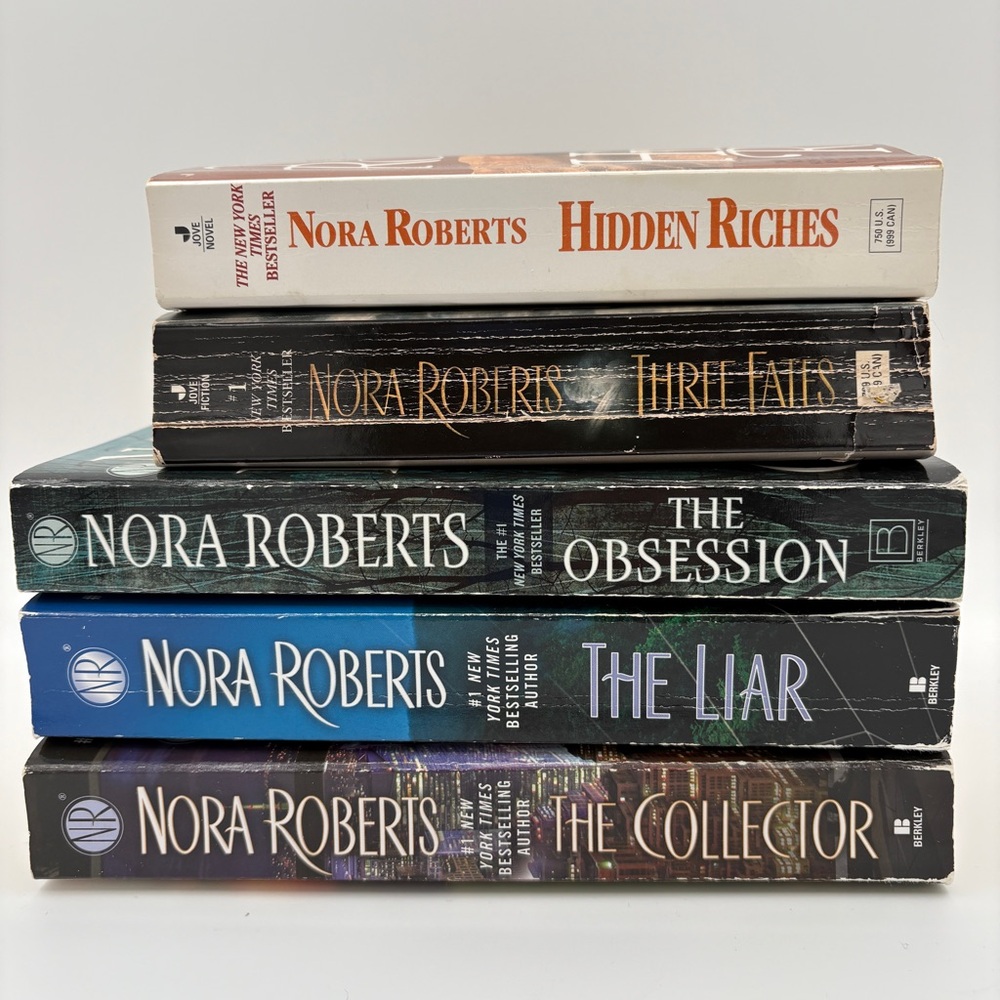 Bundle of Five Nora Roberts Novels - Softcover Paperbacks